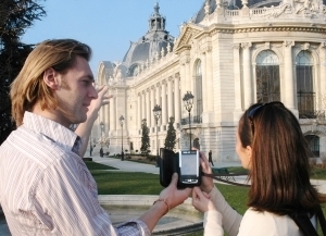 touristes guidés dans paris avec GPS